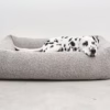 La Cama para perros Senso de MiaCara, con colchón de espuma viscoelástica y laterales reforzados. Funda lavable y diseño sofisticado para el mejor descanso.