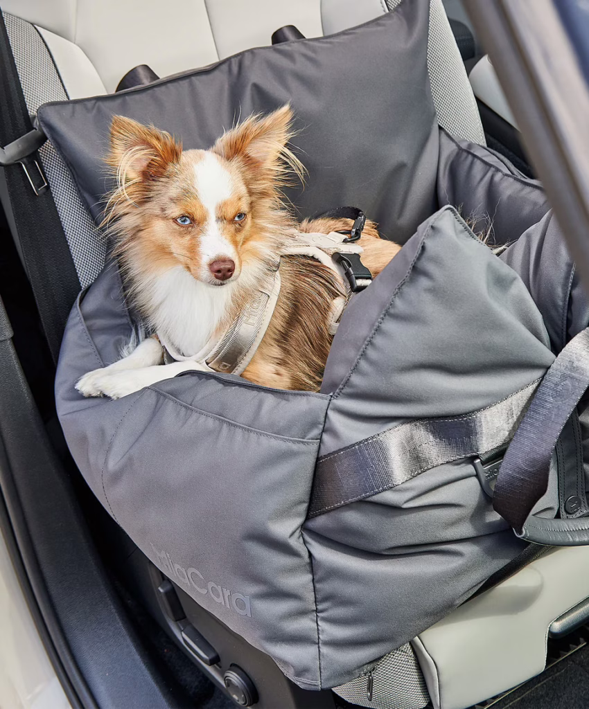 El bolso de Viaje/cama para Perros Viaggio ha sido diseñada para ofrecer lujo y comodidad a tu perro en cualquier viaje. Fácil de limpiar