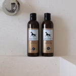 Acondicionador para perro con aloe vera, aceite de argán y coco. Desenreda, da brillo y calma la piel. Natural, sin químicos. Uso con o sin enjuague.