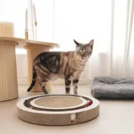 Descubre el rascador interactivo para gatos: entretiene, estimula y cuida sus uñas con un diseño ecológico, estable y fácil de usar.