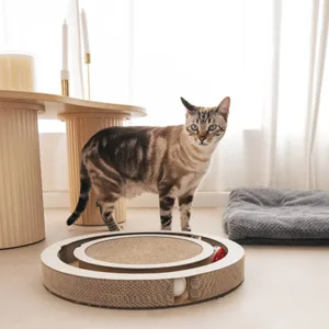 Descubre el rascador interactivo para gatos: entretiene, estimula y cuida sus uñas con un diseño ecológico, estable y fácil de usar.