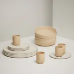 Disfruta del espresso con elegancia y sostenibilidad. Set de 2 tazas KAYA, porcelana fina y diseño galardonado.