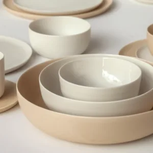 Set de 2 boles para sopa de porcelana KAYA, hechos a mano. Diseño atemporal, producción sostenible y calidad superior para tu mesa diaria.